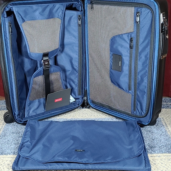 TUMI Dual Access 4wh Carry-On - Picture 8 of 16